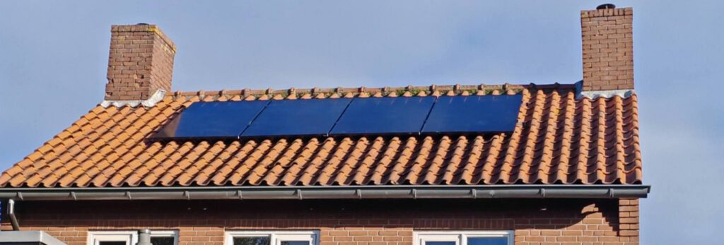 Advies energieoplossingen. Zonnepanelen op dak van woning geïnstalleerd door Smartedo voor 